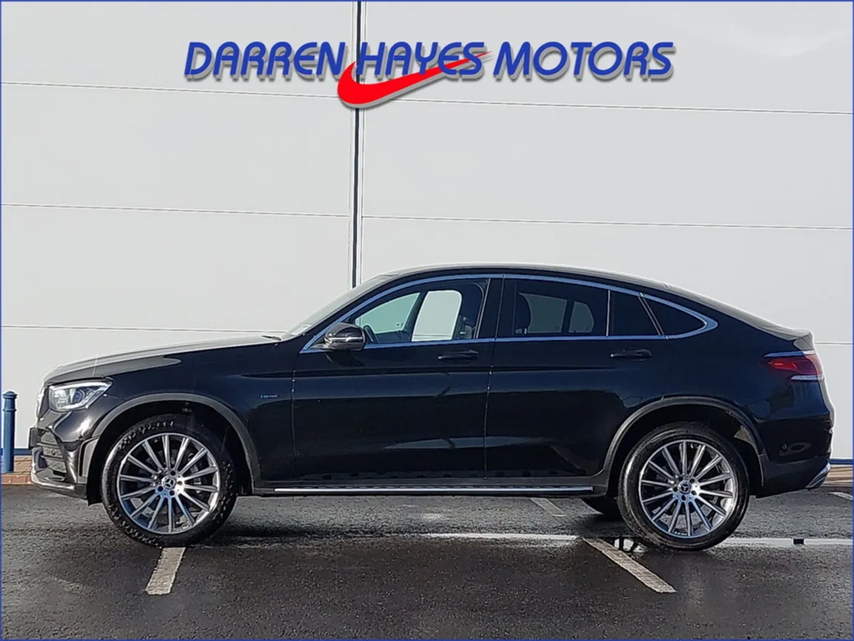 Mercedes-Benz GLC 300 DE AMG LINE PREMIUM 4MATIC - Image 4