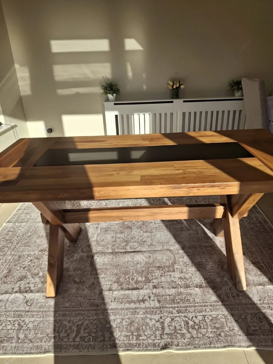 Dinning table - Image 1