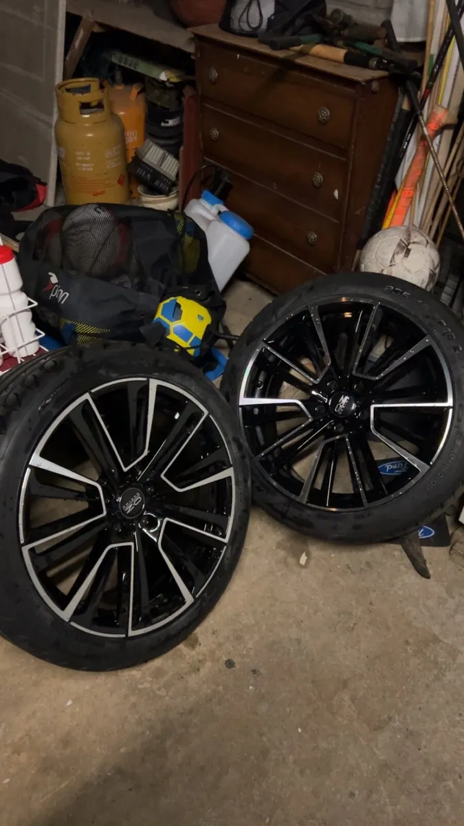 18’’ Inch Skoda Aquarius Alloys with tires - Image 1