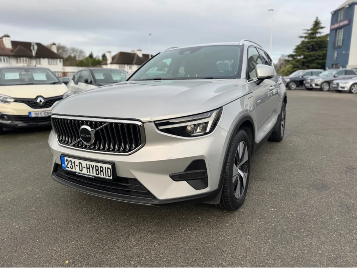 Volvo XC40 ****BLACK FRIDAY SALE**** CORE T4 RECHA - Image 3