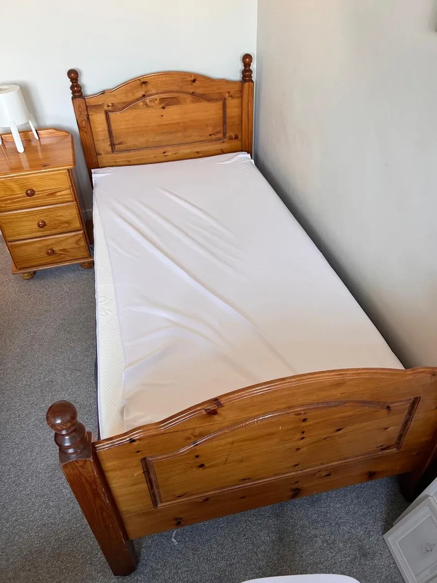 Bed frame and 10cm mattress - Image 2