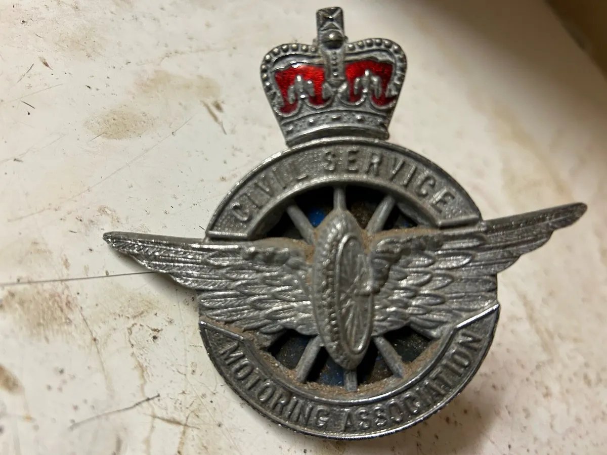 Vintage Car Badge - Image 1