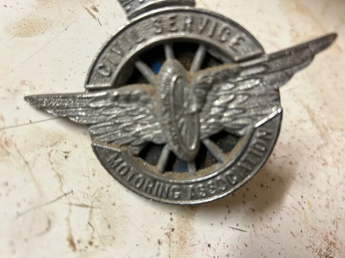 Vintage Car Badge - Image 3
