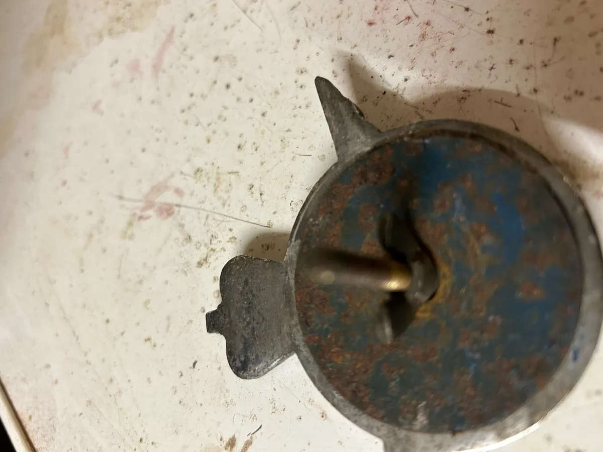 Vintage Car Badge - Image 4