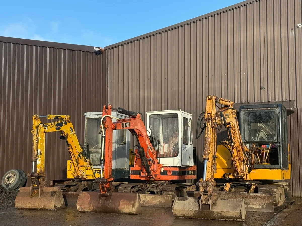 Diggers excavators loaders - Image 3