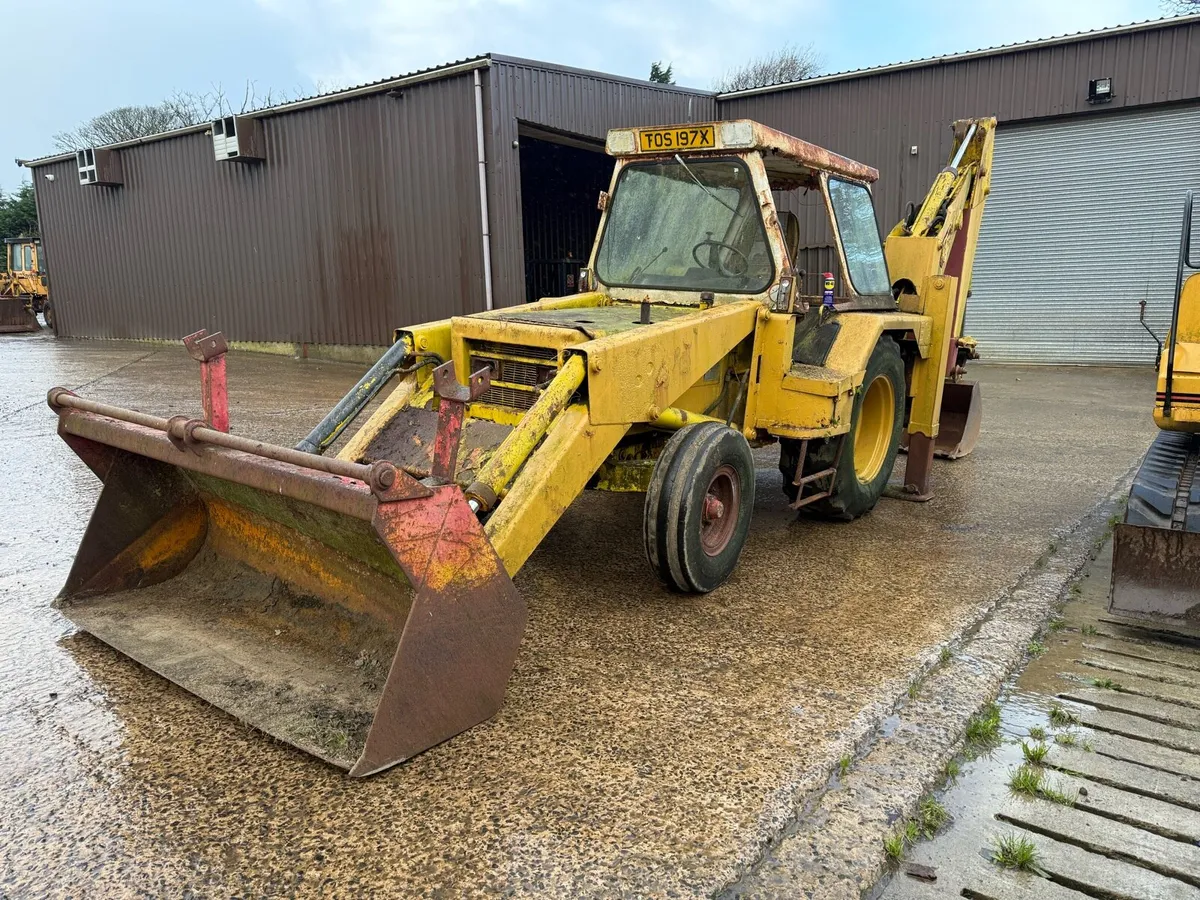 Diggers excavators loaders - Image 4