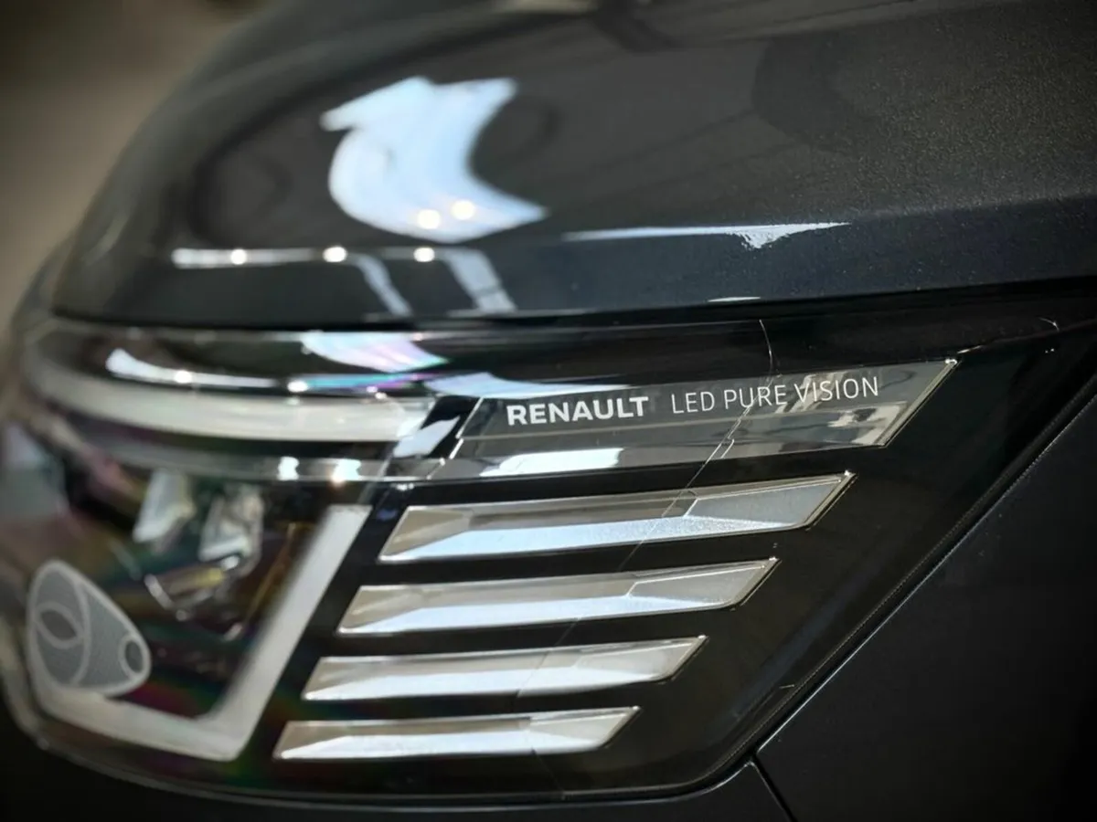 Renault Trafic LL30 SPORT DCI // HIGH SPEC // 1 OW - Image 3