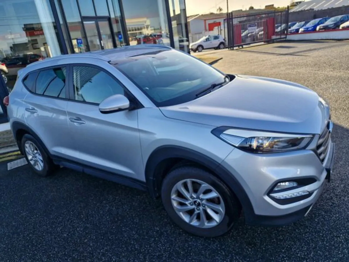 Hyundai Tucson Executive 5DR - Image 2