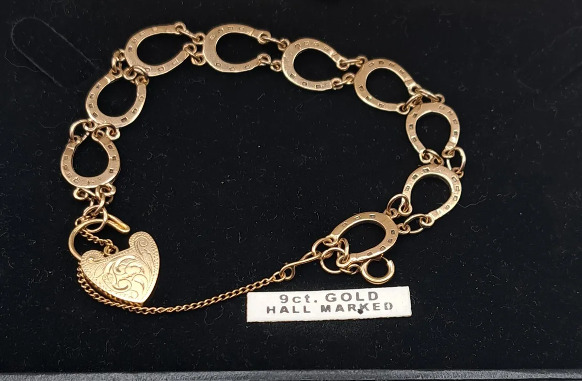 Vintage 9ct yellow gold horseshoe bracelet - Image 2