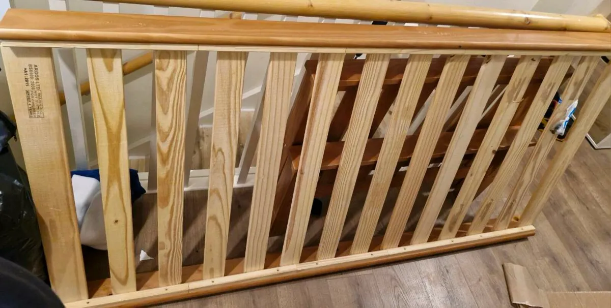 Single bed with matress - Image 3