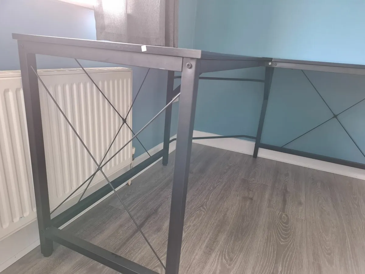 Corner Desk - Image 1