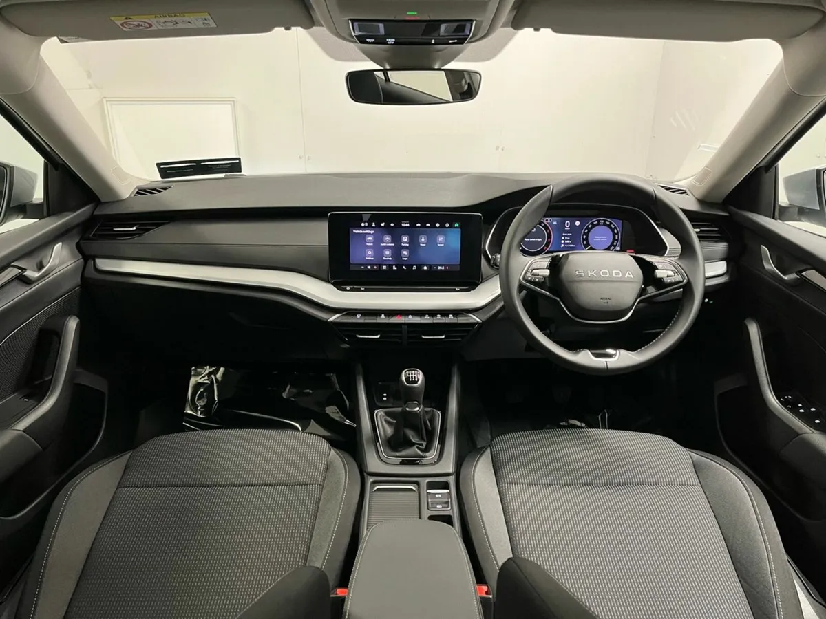 Skoda Octavia Selection 2.0TDI 115BHP - Reversing - Image 4