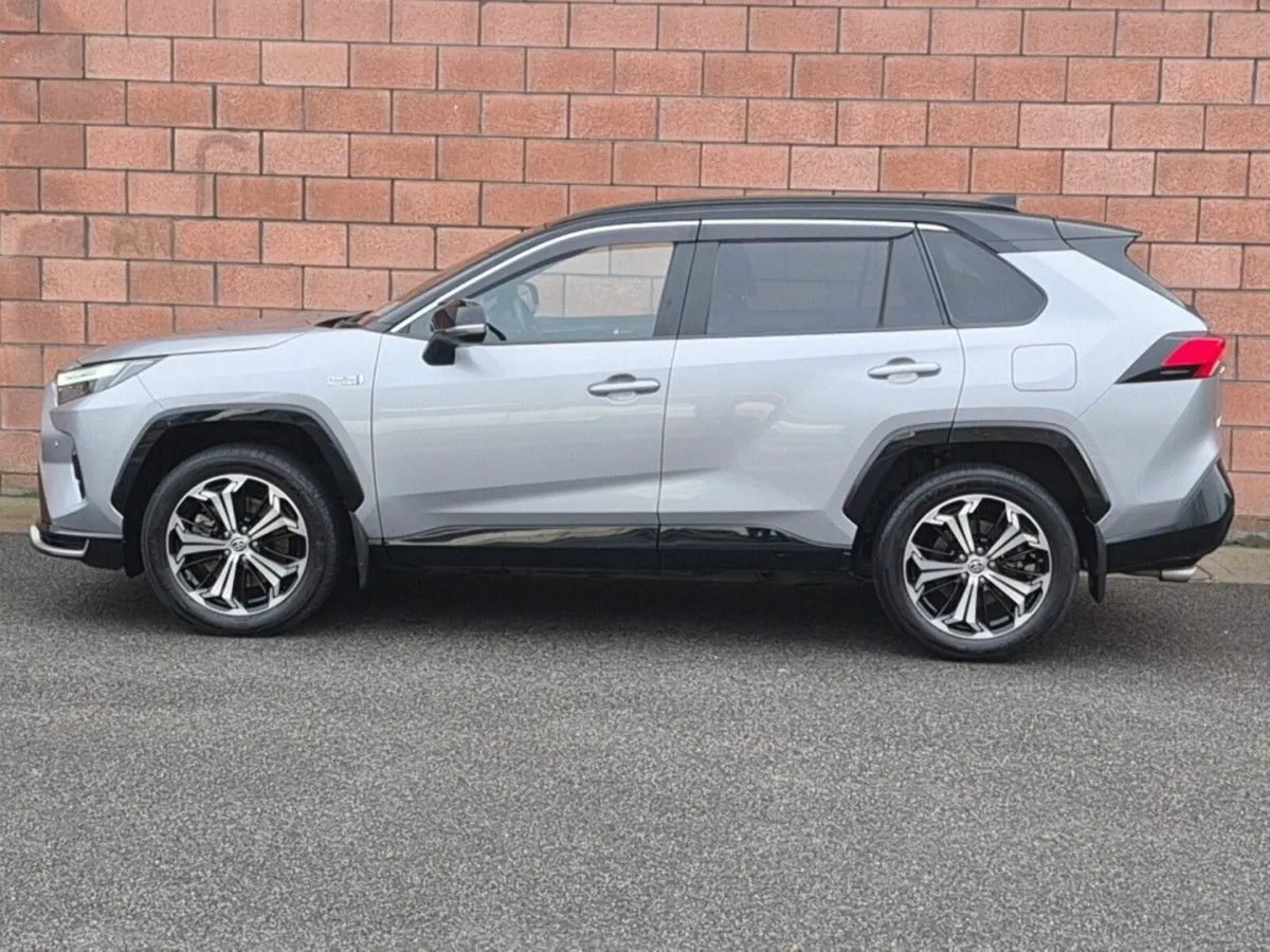 Toyota RAV4 Hybrid Sport Model Plug in Hybrid 2.5 - Image 3