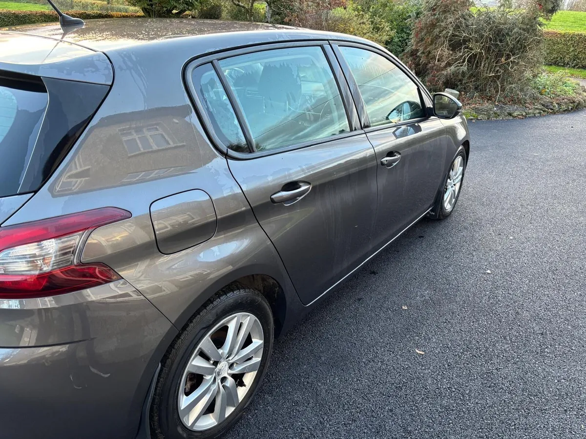 Peugeot 308 - Image 2