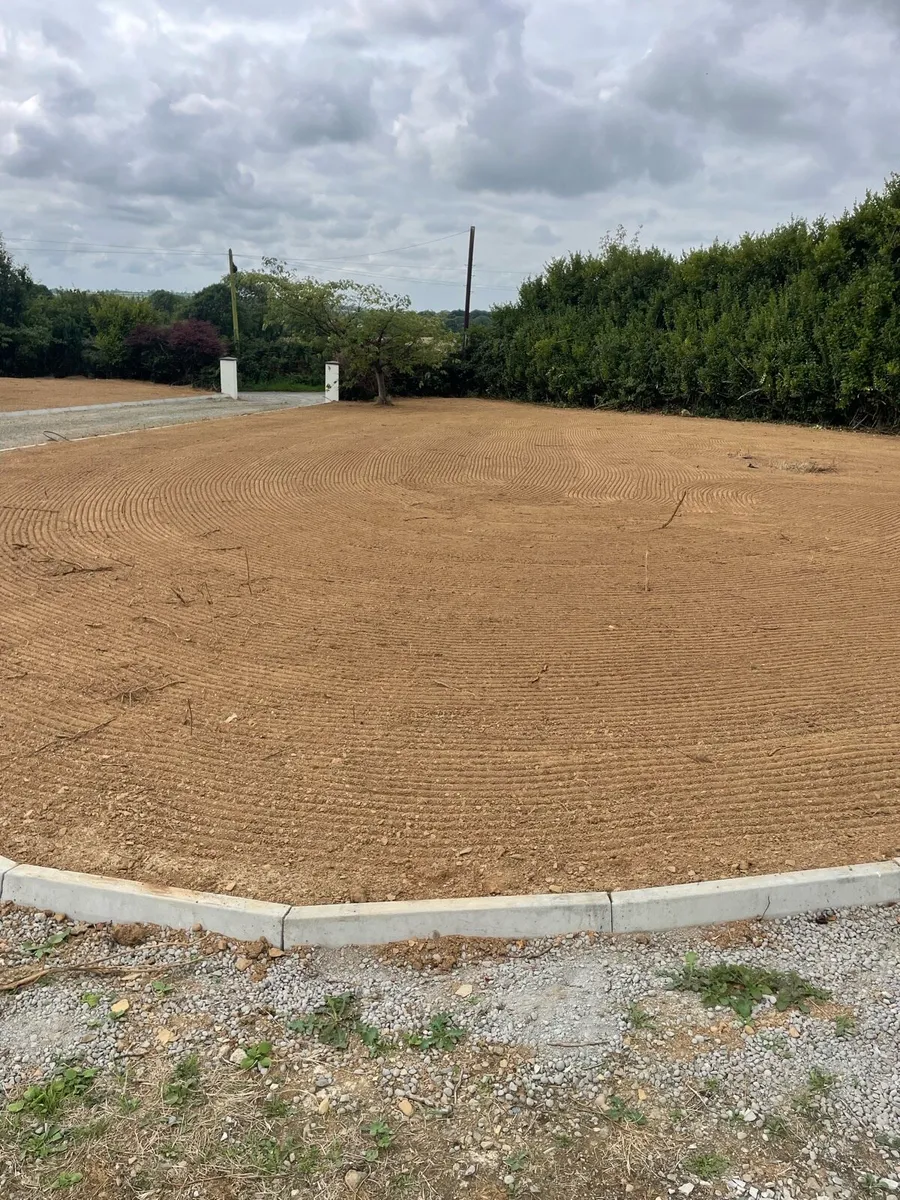 Landscaping & hedge cutting - Image 1