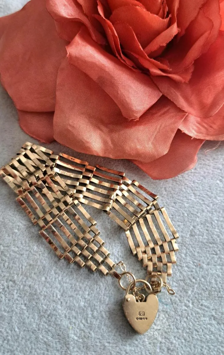 Vintage 9ct yellow gold gate bracelet - Image 3