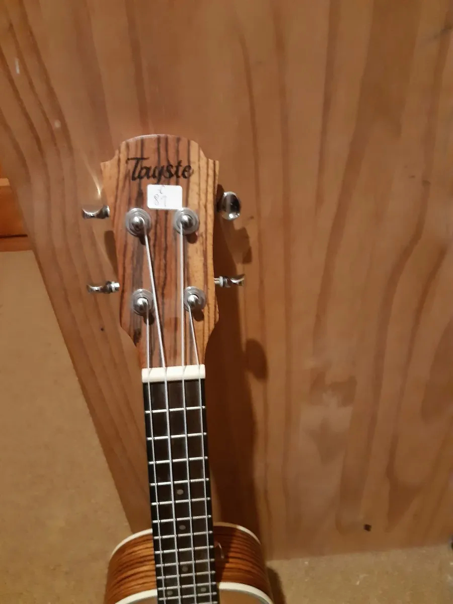 Ukulele - Image 2