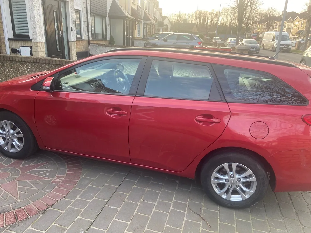 Toyota Auris 2014 - Image 3