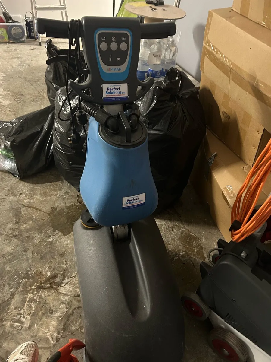 Commercial floor scrubber and polish machine - Image 3