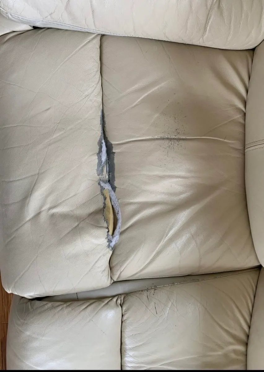 3 Seater sofa and 2 armchairs - Image 3