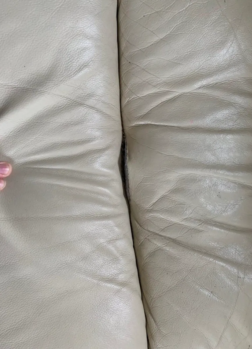 3 Seater sofa and 2 armchairs - Image 4