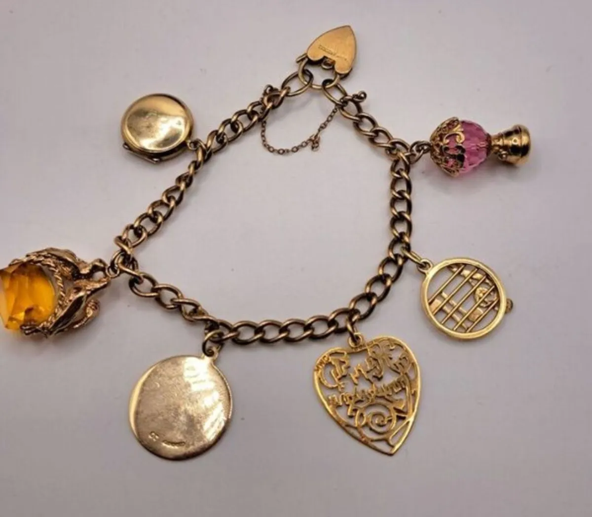Vintage 9 ct gold charm bracelet - Image 2