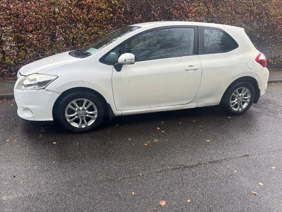 2012 Toyota Auris Van, very low KMS 129kms! 1.4dsl - Image 2