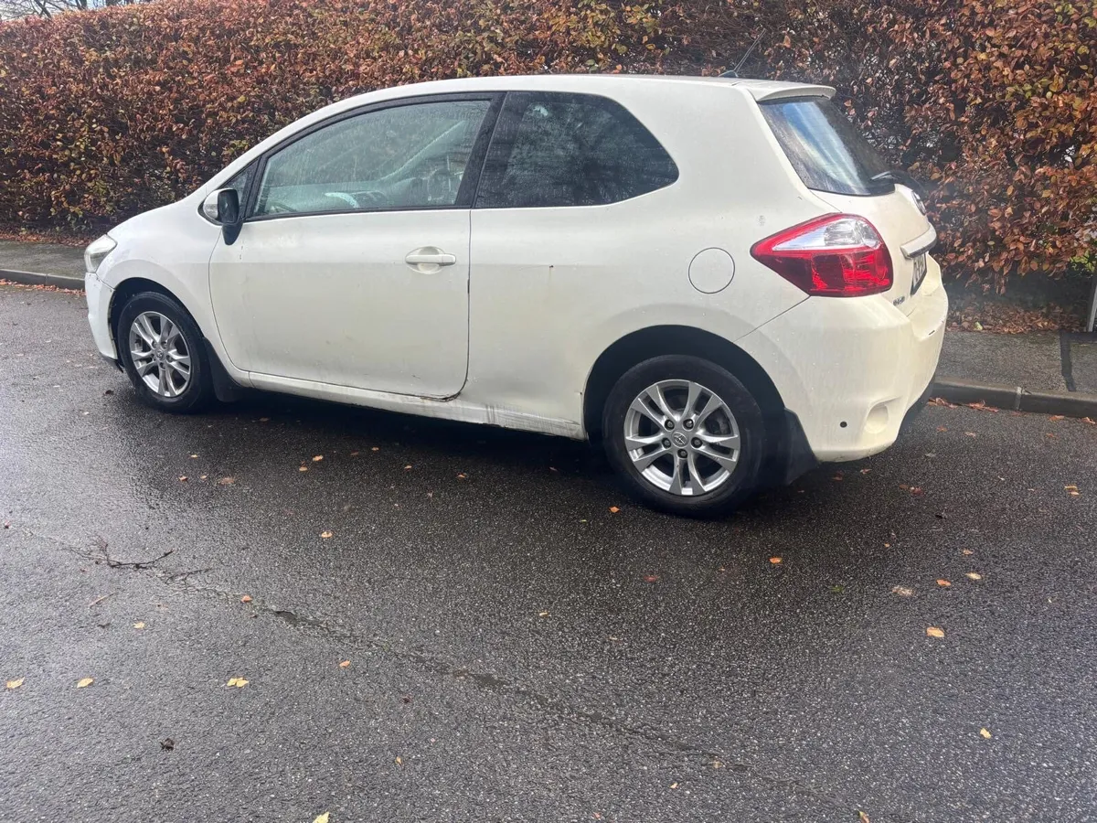 2012 Toyota Auris Van, very low KMS 129kms! 1.4dsl - Image 3