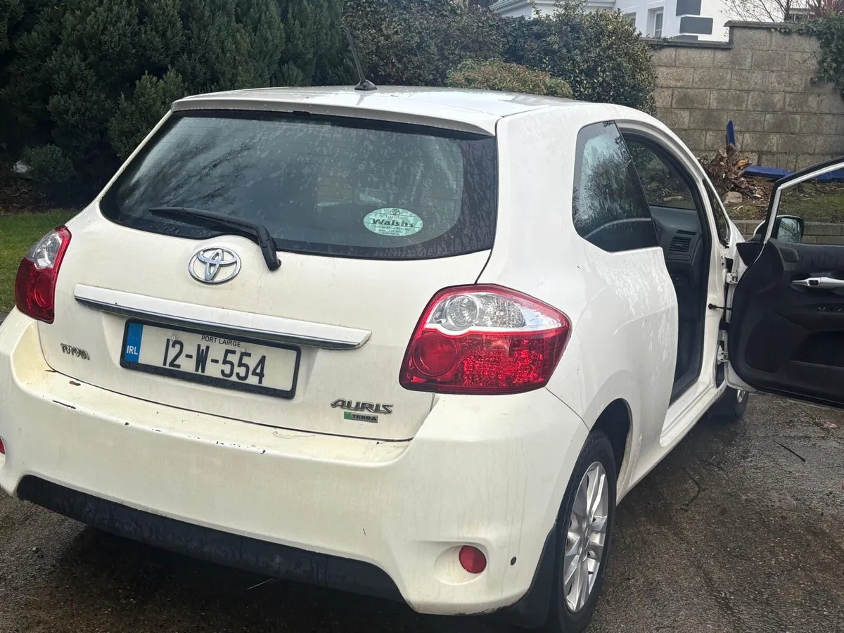 2012 Toyota Auris Van, very low KMS 129kms! 1.4dsl - Image 4