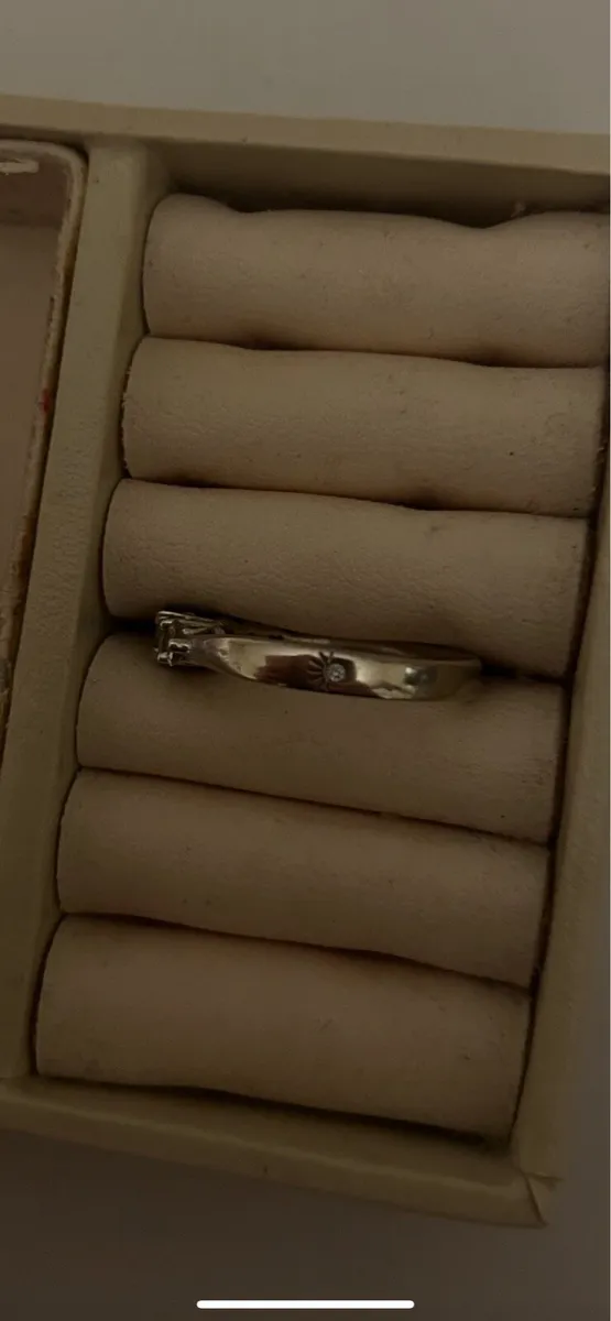 5 stone diamond ring - Image 2