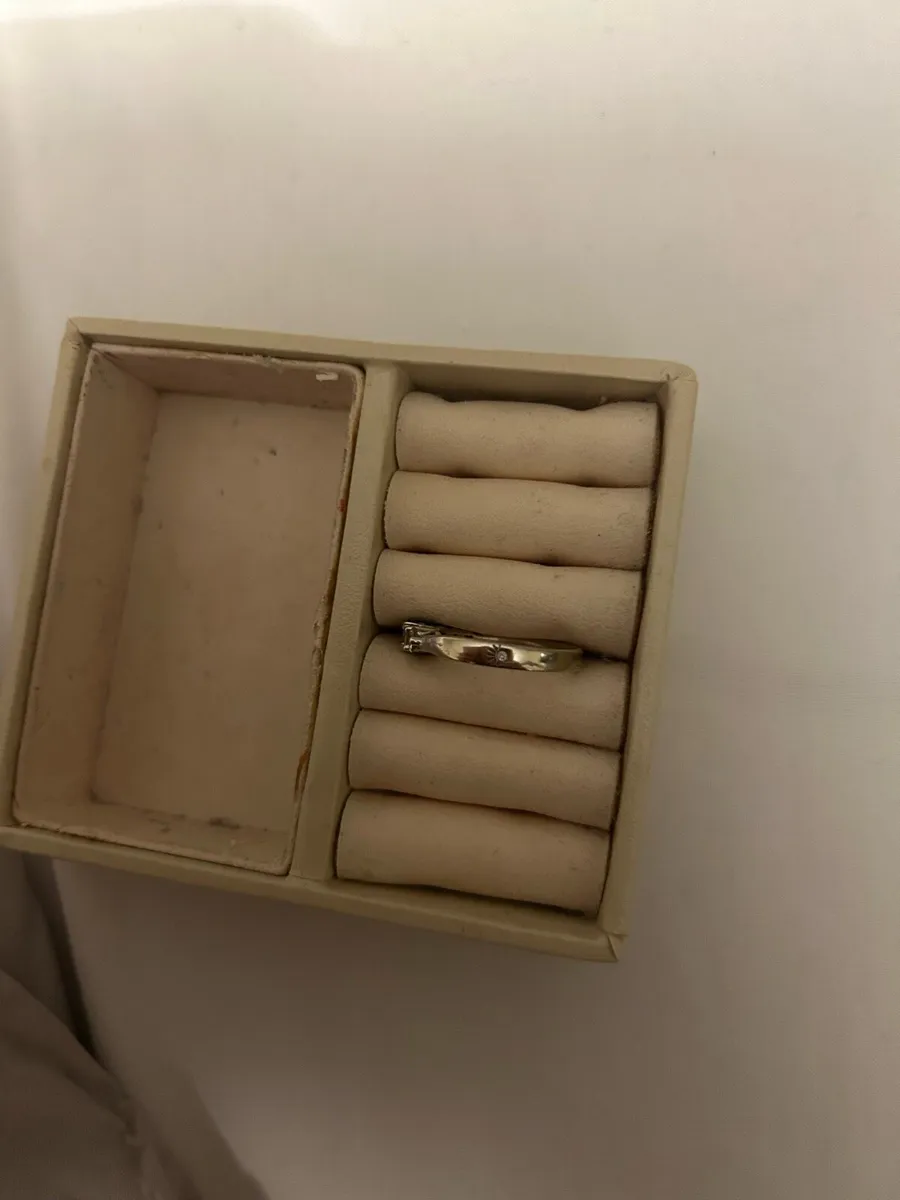 5 stone diamond ring - Image 3