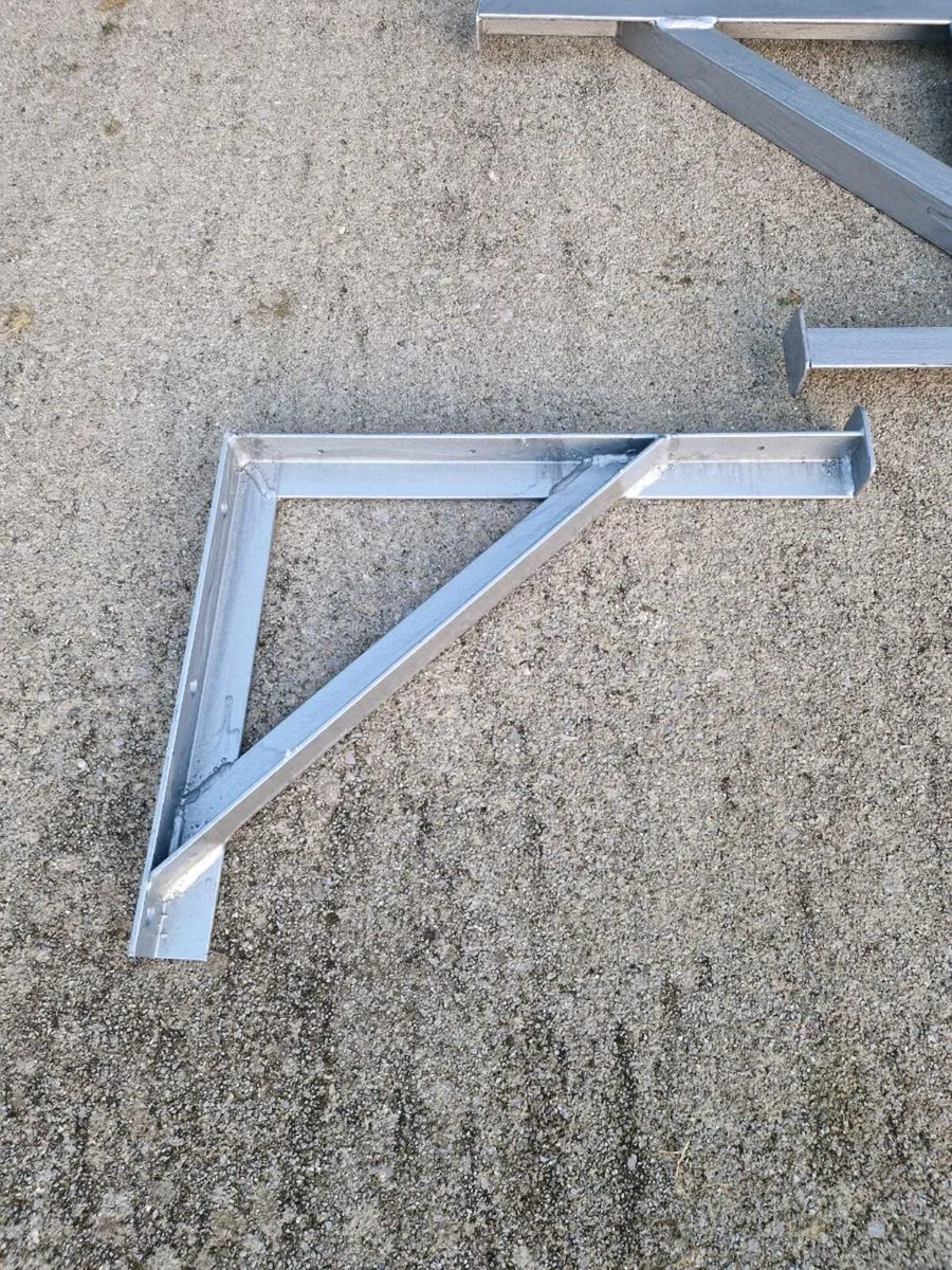 Heavy duty shelf brackets - Image 3