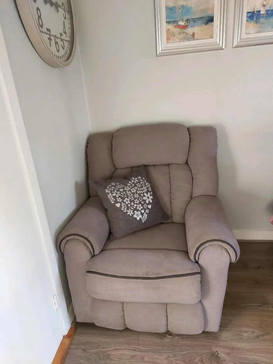 Armchair & Mirror - Image 2