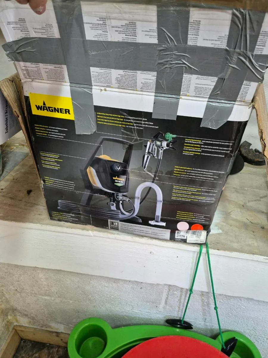 Two wagner airless paint sprayers - Image 1