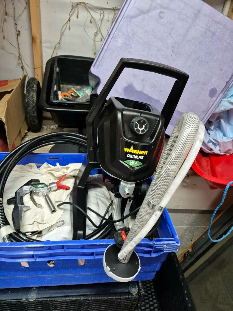 Two wagner airless paint sprayers - Image 4