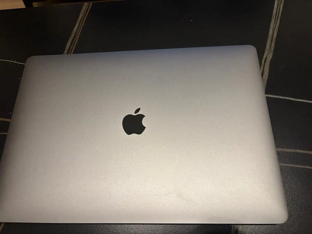 MacBook Pro 15-inch (2019) - Image 2