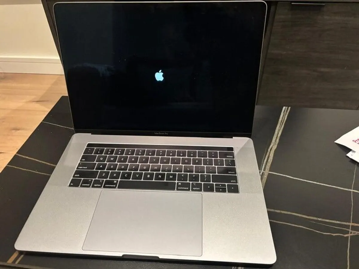 MacBook Pro 15-inch (2019) - Image 3