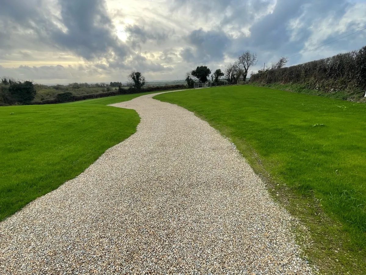 Landscaping &hedge cutting - Image 1