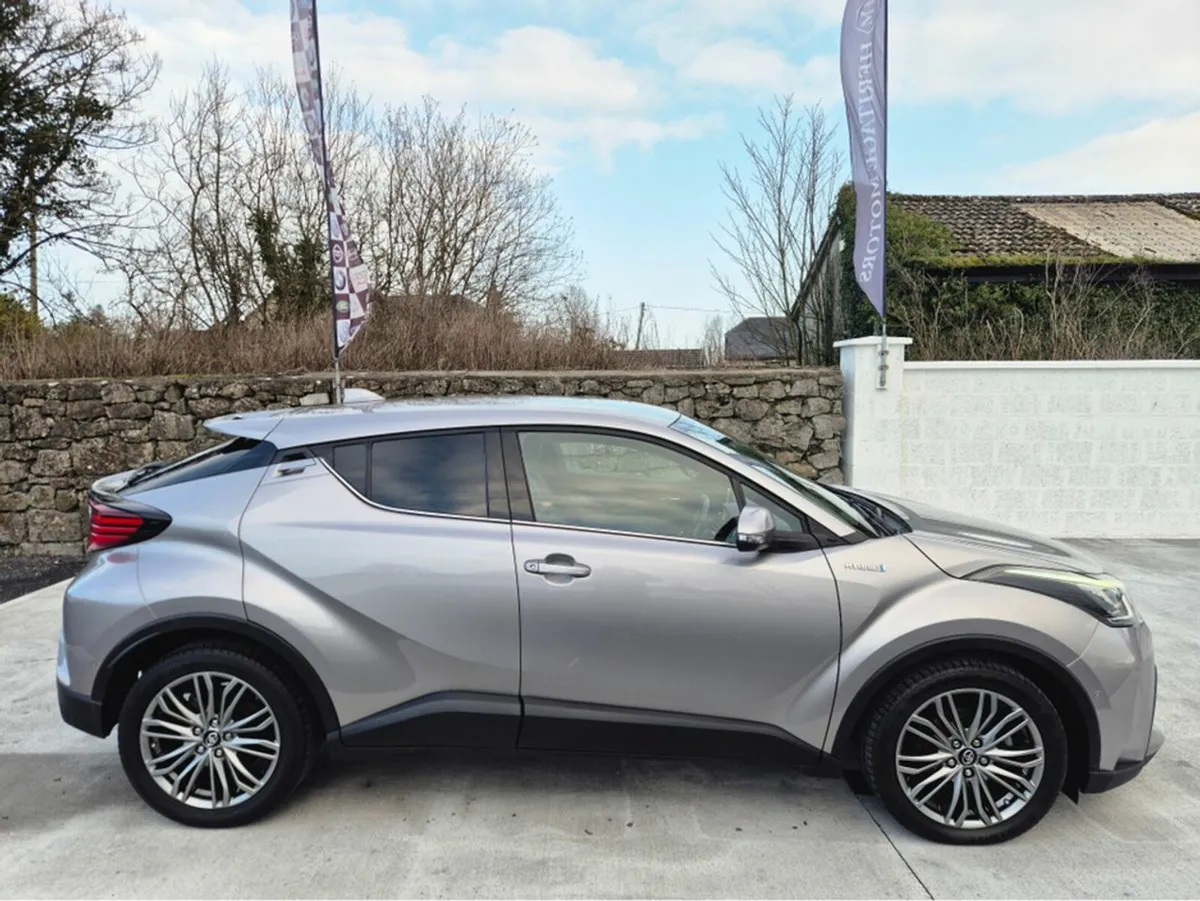 Toyota C-HR 1.8 HYBRID SOL 4DR AUTO - Image 1