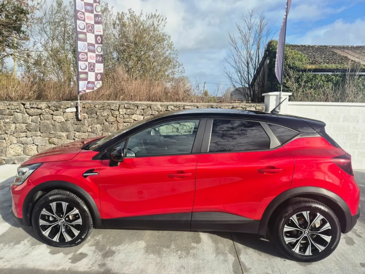 Renault Captur LIMITED EDITION NAEB TCE 90 5DR - Image 2