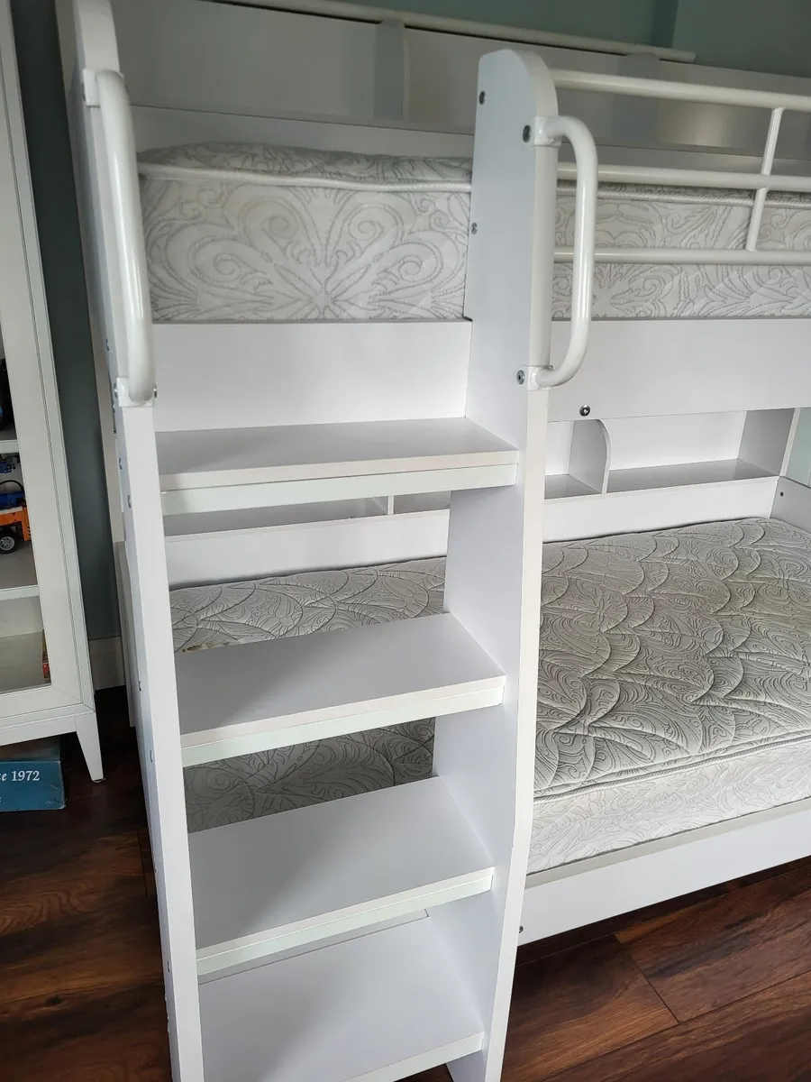 Bunk bed - Image 1