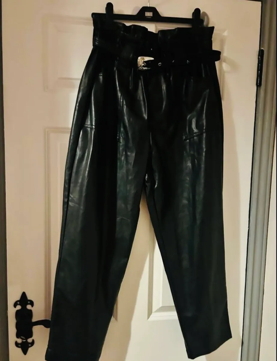 River island Leather look trousers as new - Image 1