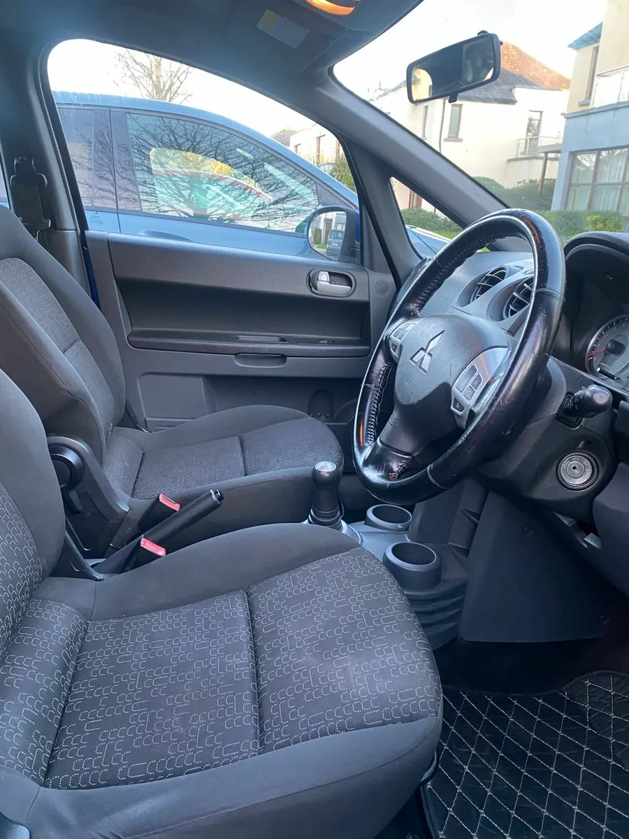 Mitsubishi Colt 2011 - Image 2