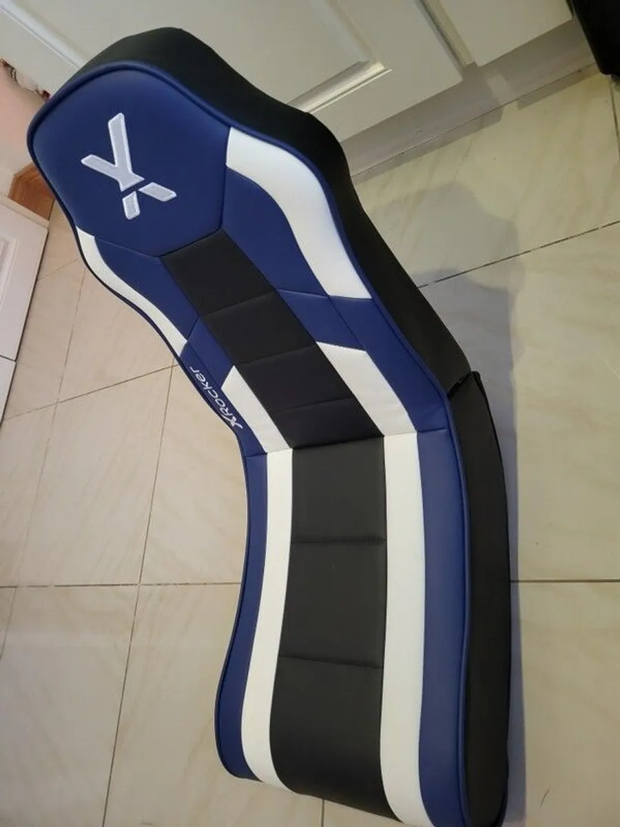 rocking gaming chair. - Image 1