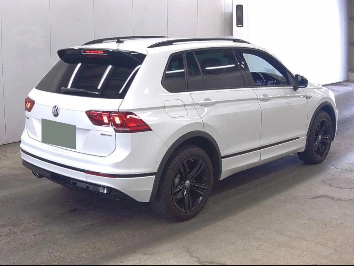 R-LINE BLACK EDTION  182 VW TIGUAN 2.0TDI 190BHP - Image 3