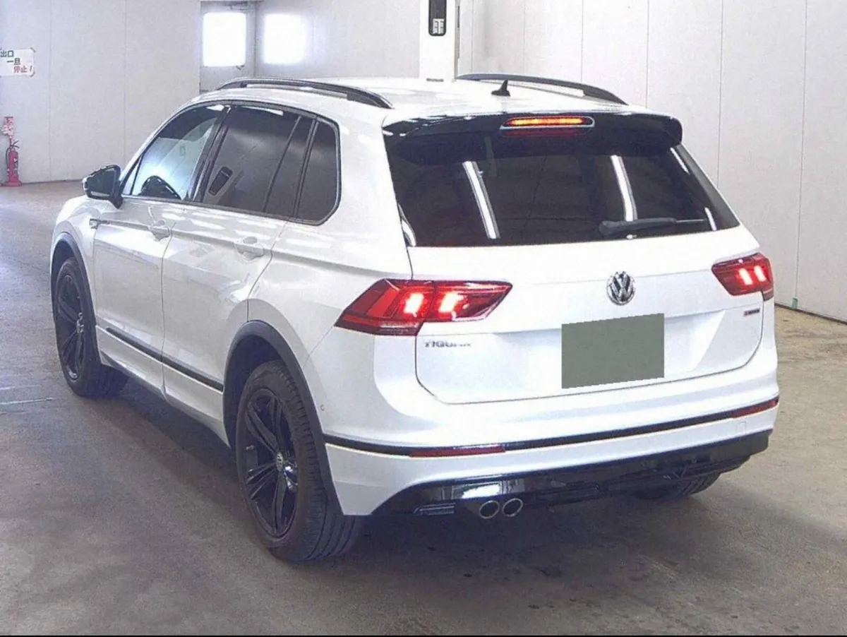 R-LINE BLACK EDTION  182 VW TIGUAN 2.0TDI 190BHP - Image 2