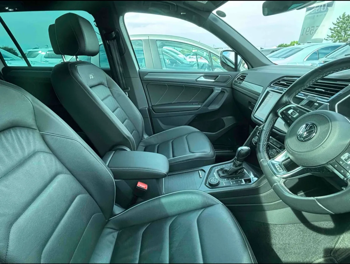 R-LINE BLACK EDTION  182 VW TIGUAN 2.0TDI 190BHP - Image 4