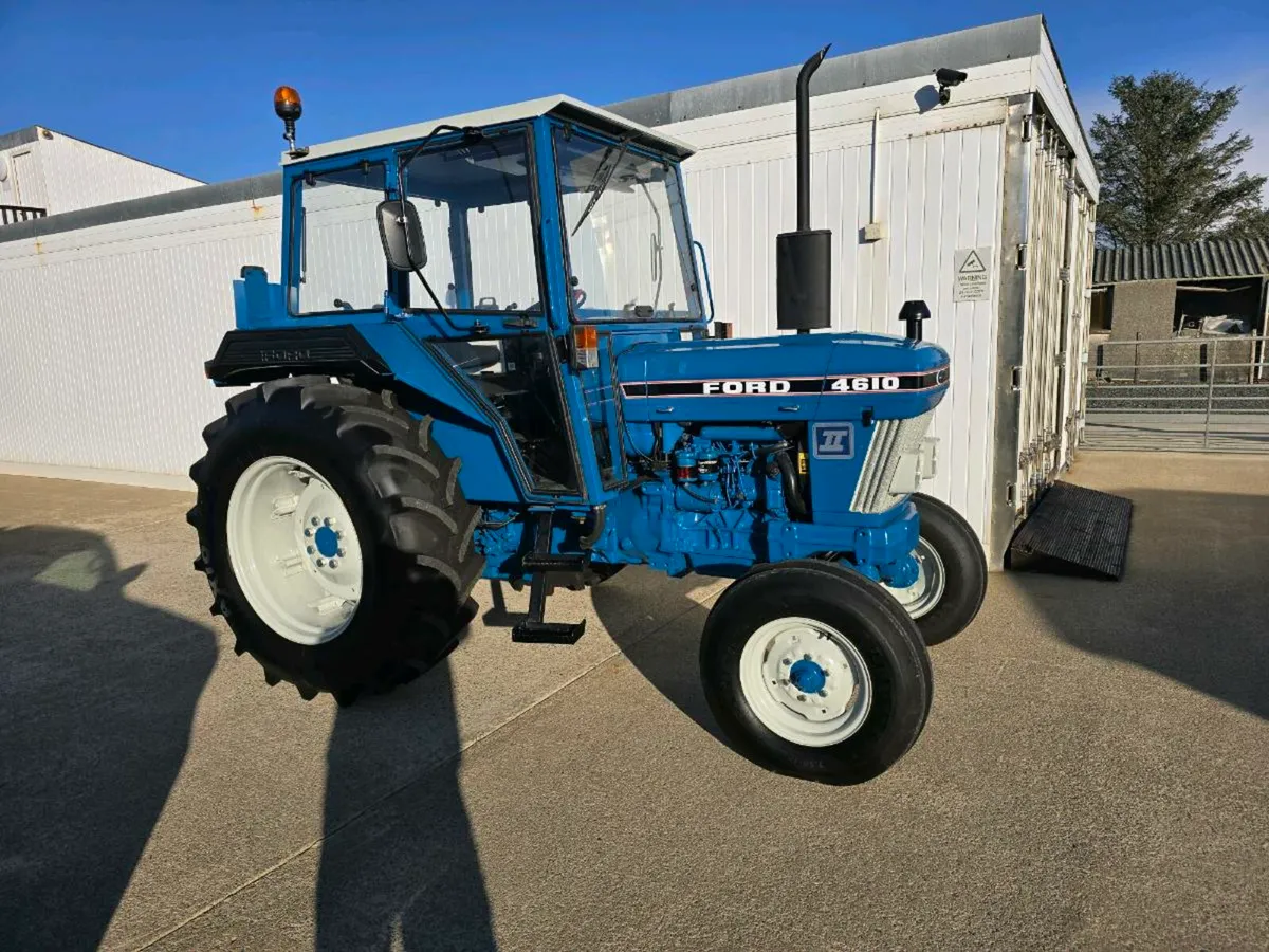 Ford 4610 vintage tractor with cab mint restored - Image 1