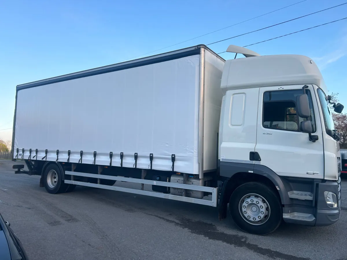 2019 Daf cf230 18 ton Curtainsider tail lift - Image 4