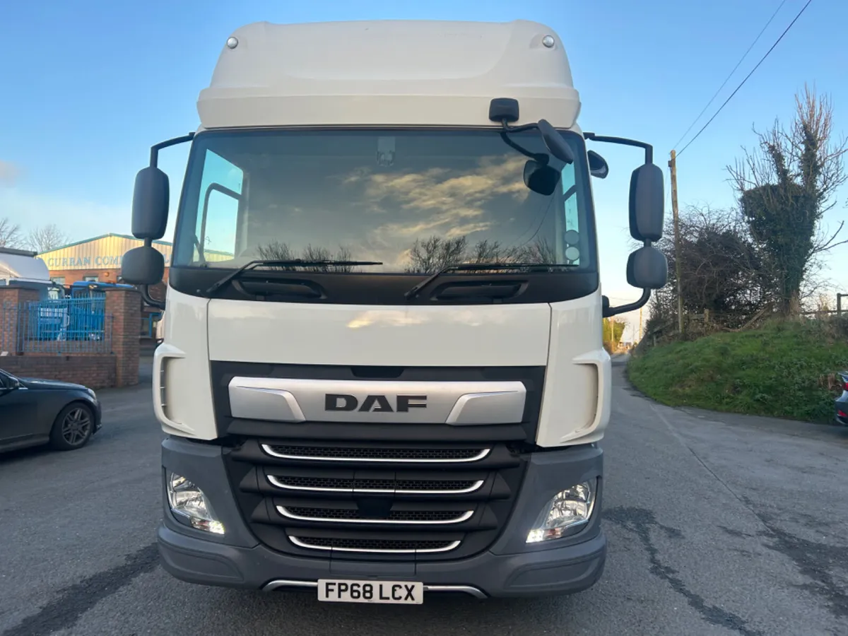 2019 Daf cf230 18 ton Curtainsider tail lift - Image 2